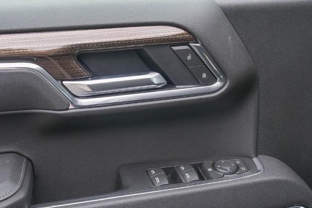 2025 Chevrolet Silverado 1500 Vehicle Photo in VENTURA, CA 93003-8585