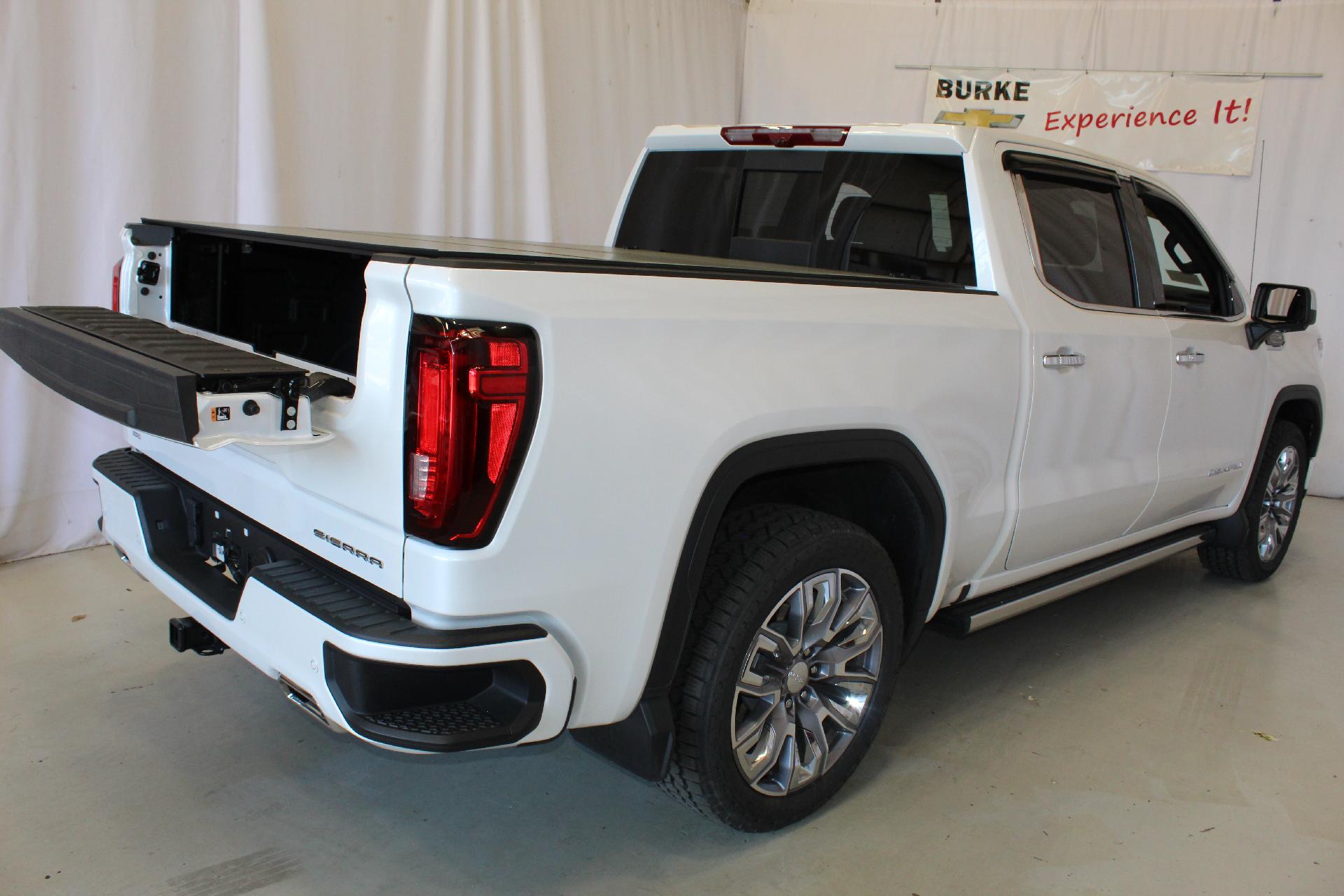2023 GMC Sierra 1500 Vehicle Photo in NORTHAMPTON, MA 01060-1120