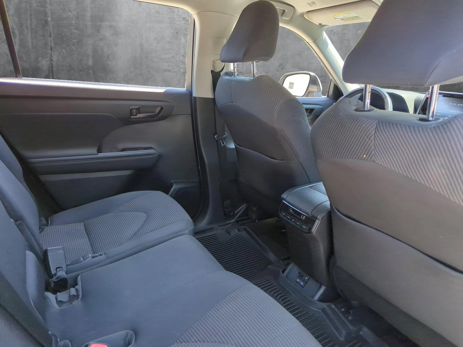 2022 Toyota Highlander Vehicle Photo in Pembroke Pines, FL 33027
