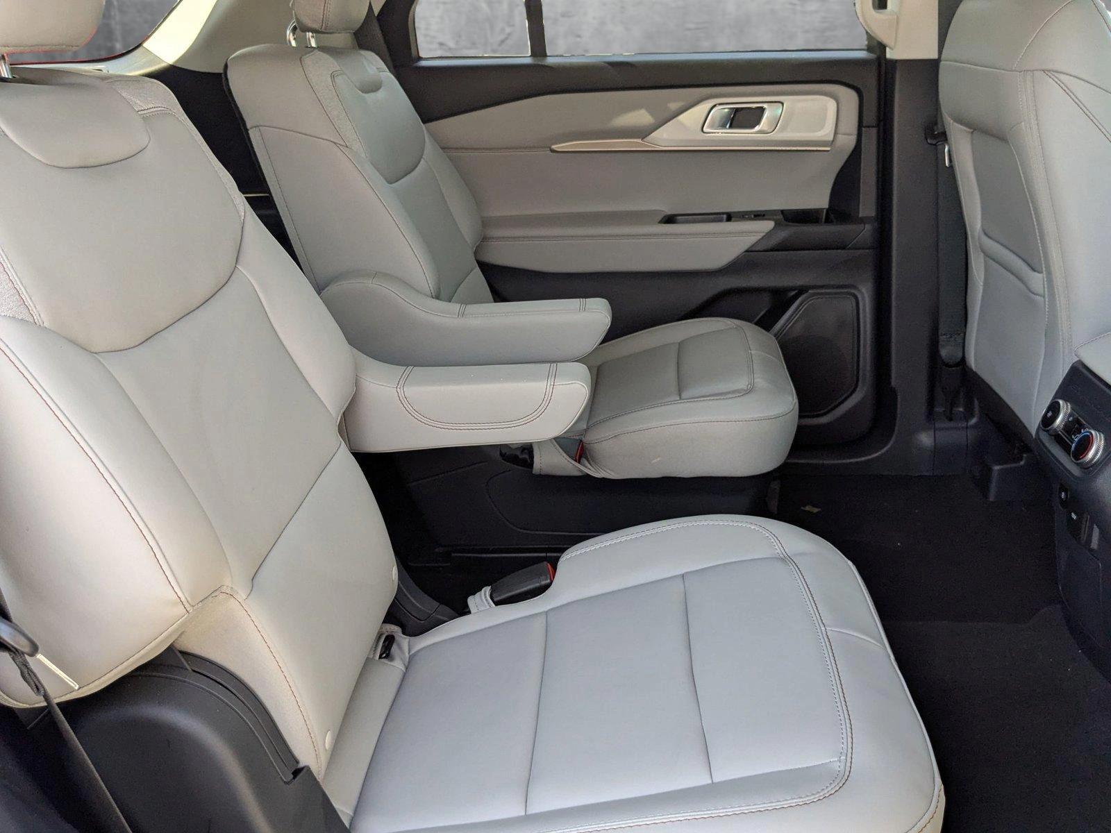 2025 Ford Explorer Vehicle Photo in St. Petersburg, FL 33713