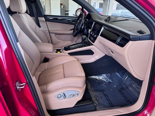 2022 Porsche Macan Vehicle Photo in DELRAY BEACH, FL 33483-3294