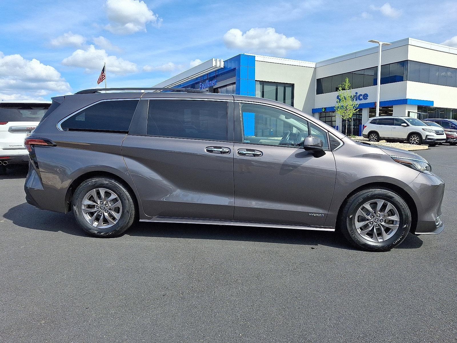 2021 Toyota Sienna Vehicle Photo in Harrisburg, PA 17111
