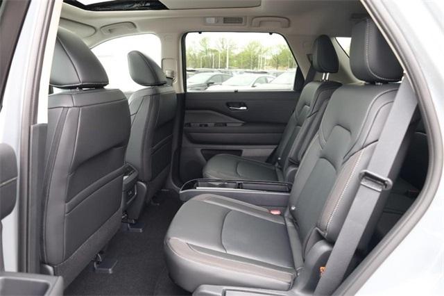 2025 Nissan Pathfinder Vehicle Photo in Hazelwood, MO 63042