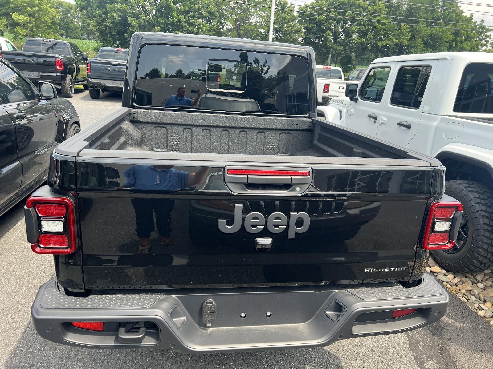 2025 Jeep Gladiator Vehicle Photo in Mechanicsburg, PA 17050-1707