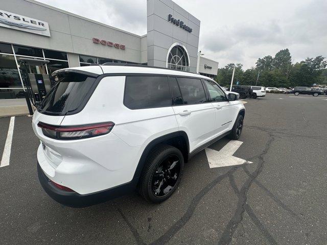 2025 Jeep Grand Cherokee L Vehicle Photo in Doylsetown, PA 18901