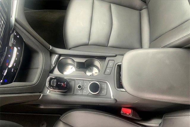 2025 Cadillac XT6 Vehicle Photo in KANSAS CITY, MO 64114-4545
