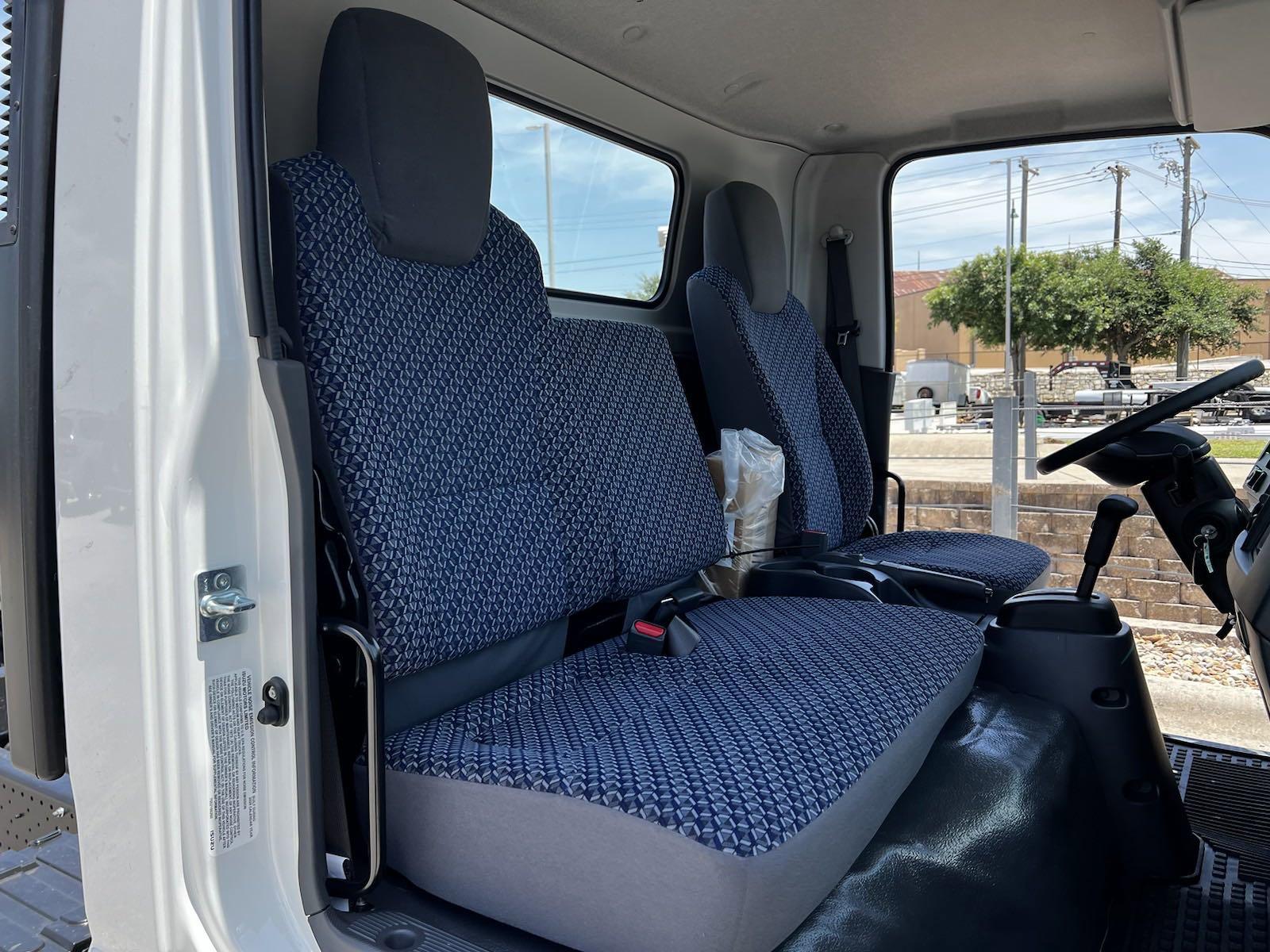 2025 Chevrolet Low Cab Forward 5500 XG Vehicle Photo in GEORGETOWN, TX 78626-7508
