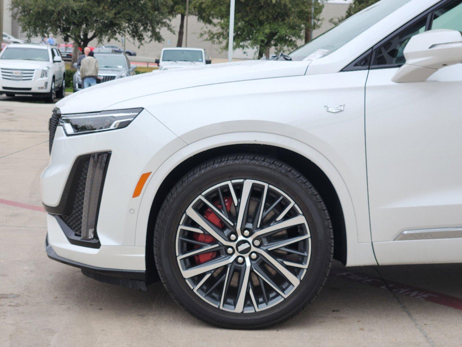 2024 Cadillac XT6 Vehicle Photo in GRAPEVINE, TX 76051-8302