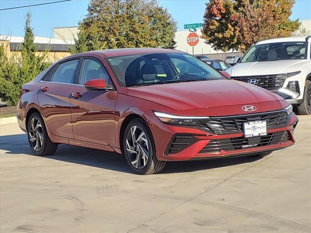 2025 Hyundai ELANTRA Vehicle Photo in Peoria, IL 61615