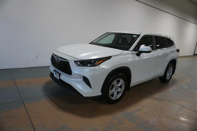 2023 Toyota Highlander Vehicle Photo in ANCHORAGE, AK 99515-2026