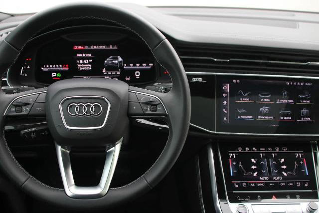 2024 Audi Q8 Vehicle Photo in SUGAR LAND, TX 77478