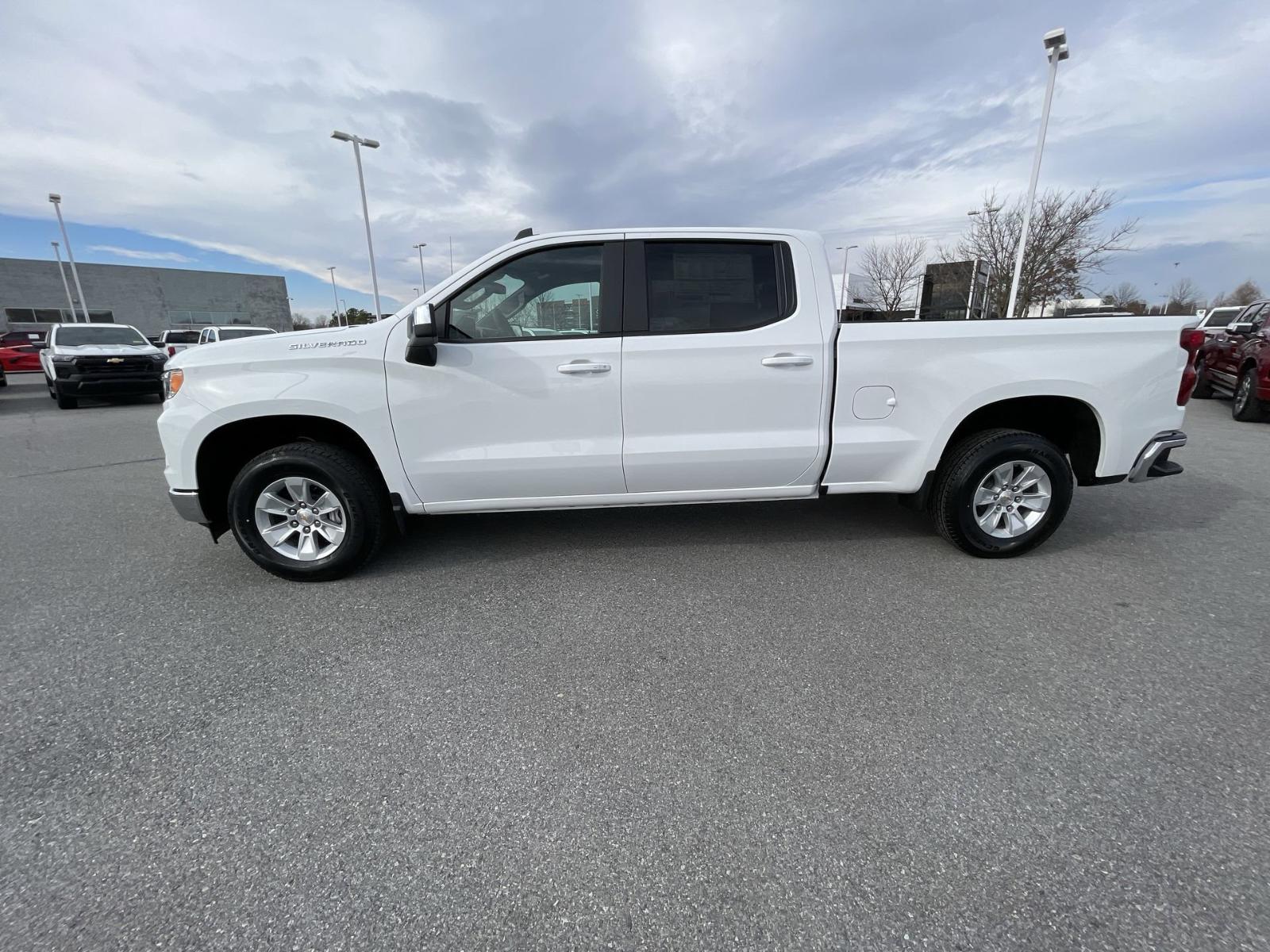 2025 Chevrolet Silverado 1500 Vehicle Photo in BENTONVILLE, AR 72712-4322