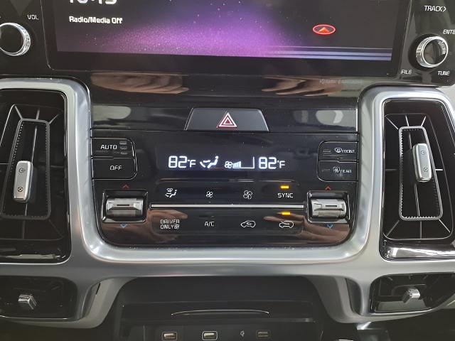 2022 Kia Sorento Plug-In Hybrid Vehicle Photo in Oshkosh, WI 54904