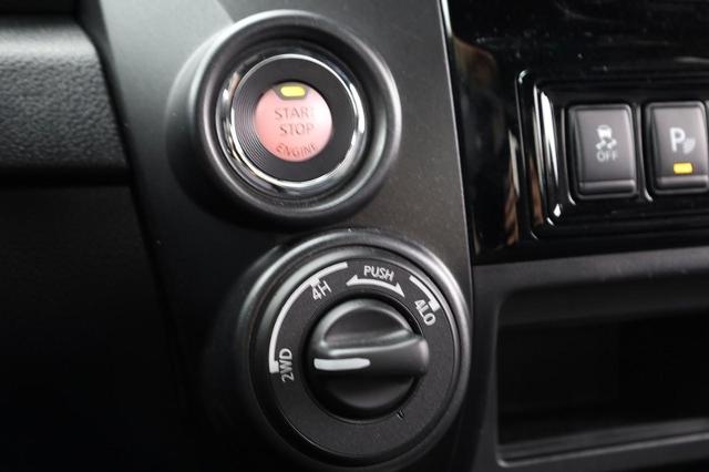 2024 Nissan Titan Vehicle Photo in Ballwin, MO 63011