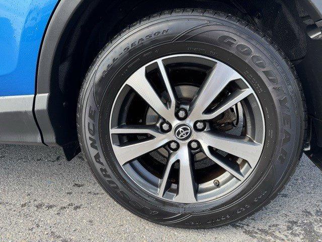 2018 Toyota RAV4 Vehicle Photo in Mechanicsburg, PA 17050-1707
