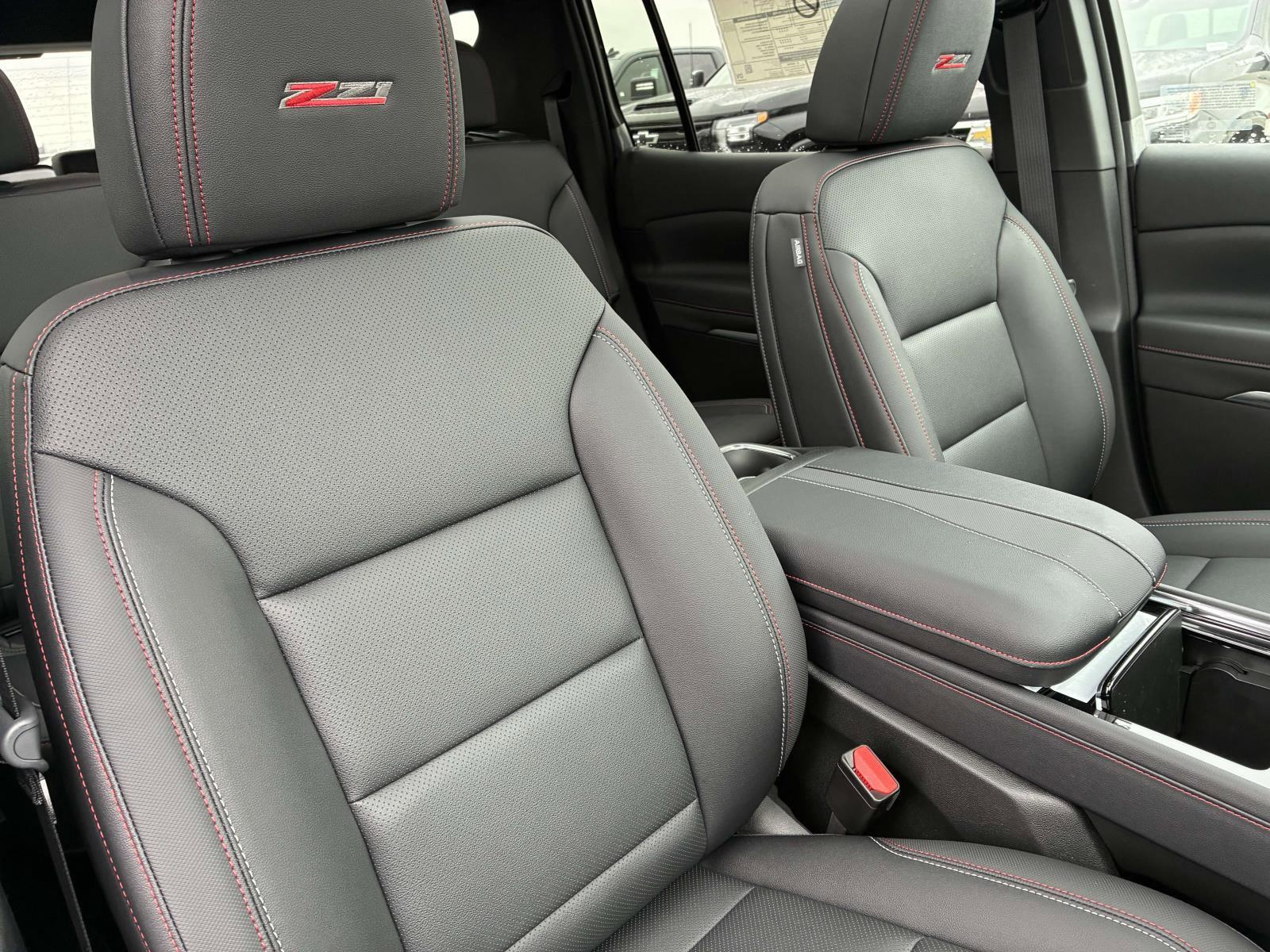 2025 Chevrolet Traverse Vehicle Photo in LOS ANGELES, CA 90007-3794