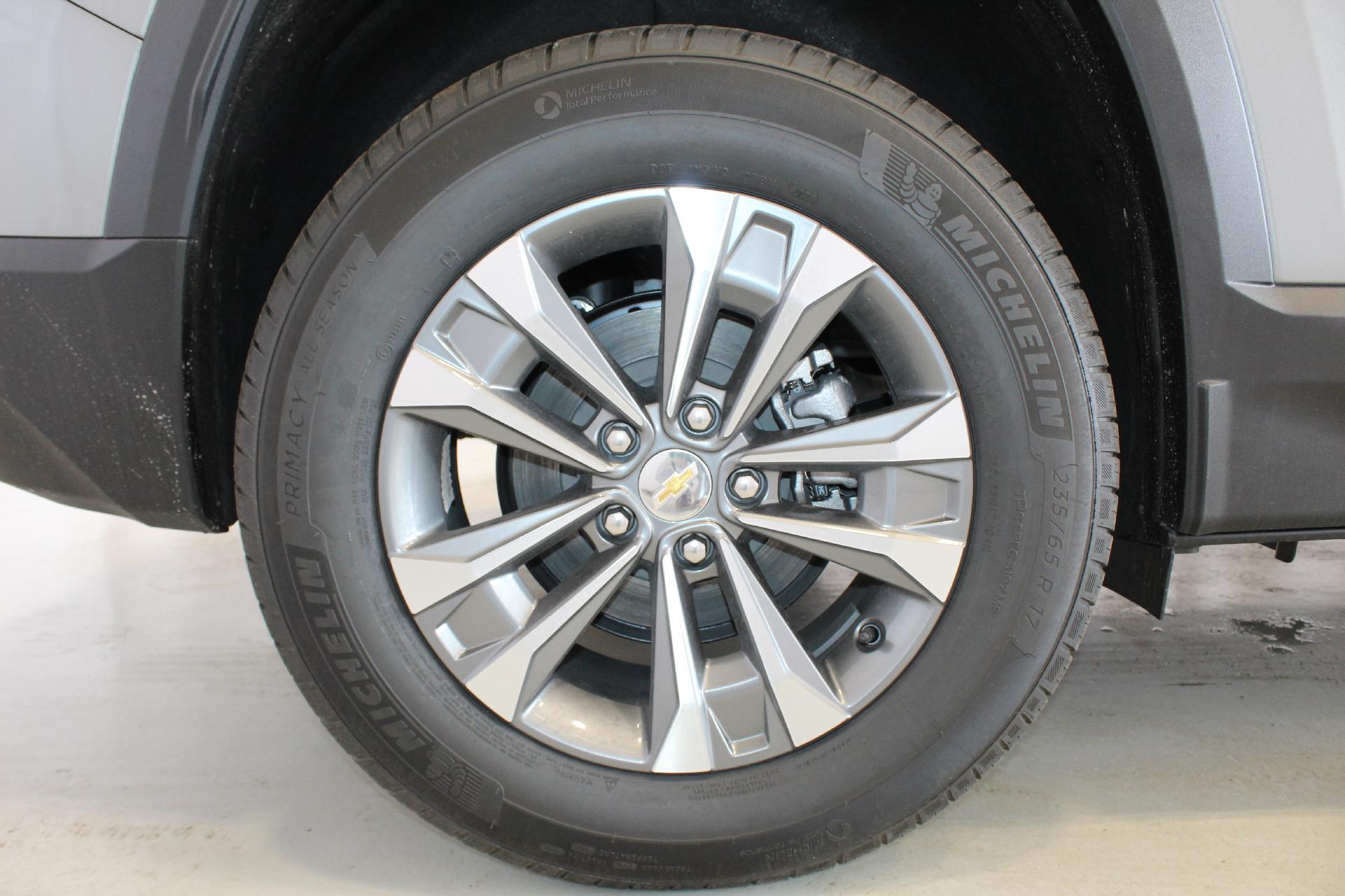 2025 Chevrolet Equinox Vehicle Photo in NORTHAMPTON, MA 01060-1120