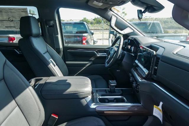 2025 Chevrolet Silverado 1500 Vehicle Photo in VENTURA, CA 93003-8585