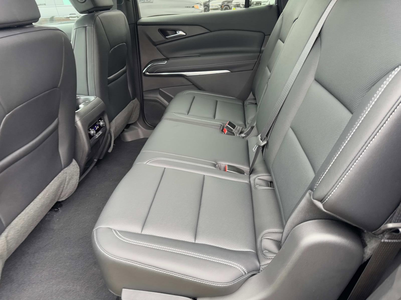 2025 Chevrolet Traverse Vehicle Photo in LOS ANGELES, CA 90007-3794