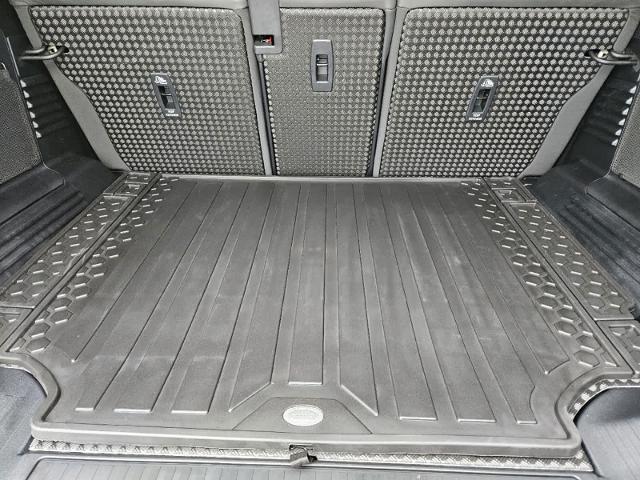 2025 Defender Vehicle Photo in AUSTIN, TX 78717