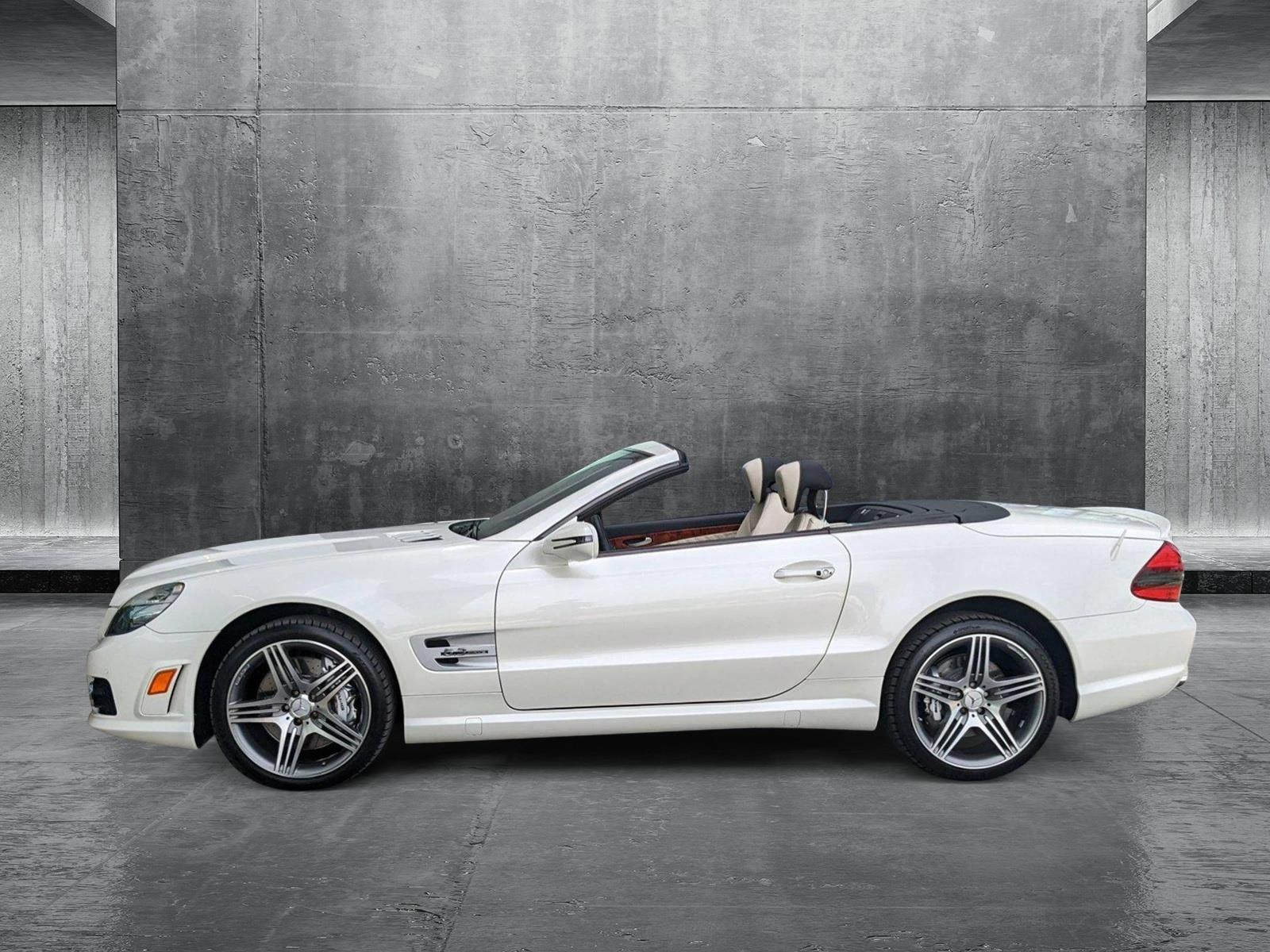 2009 Mercedes-Benz SL-Class Vehicle Photo in Pompano Beach, FL 33064