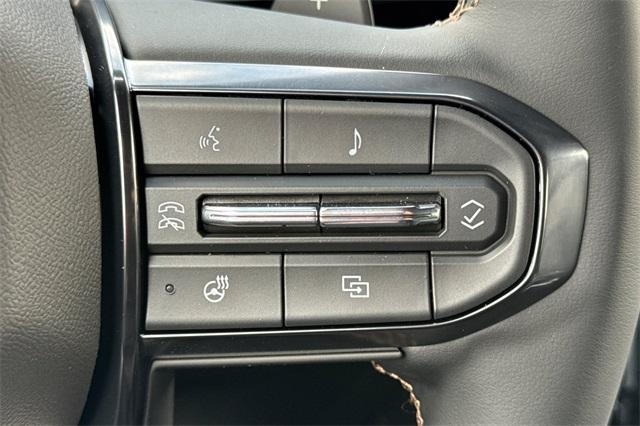 2025 GMC Yukon XL Vehicle Photo in ELK GROVE, CA 95757-8703