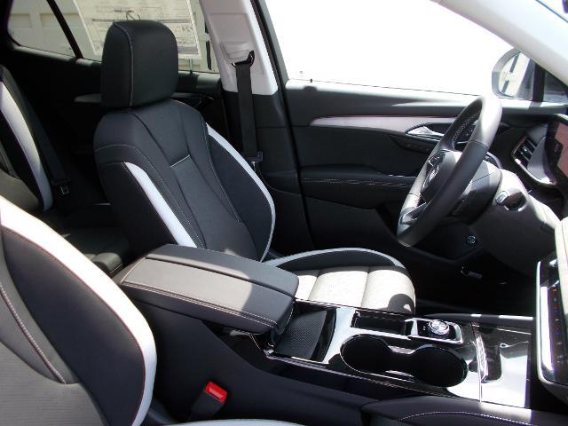 2025 Buick Envision Vehicle Photo in LOWELL, MA 01852-4336