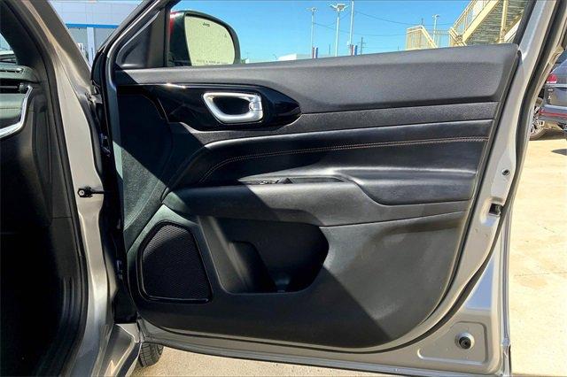 2023 Jeep Compass Vehicle Photo in TOPEKA, KS 66609-0000