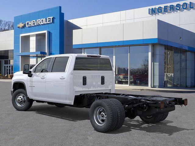 2025 Chevrolet Silverado 3500 HD Chassis Cab Vehicle Photo in DANBURY, CT 06810-5034