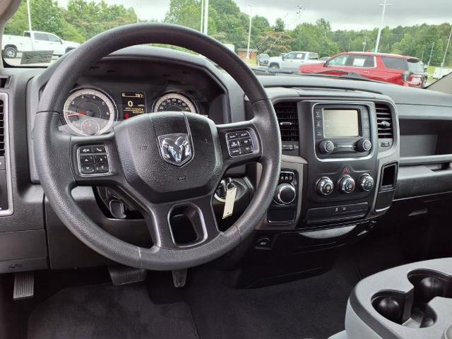 2019 Ram 1500 Classic Vehicle Photo in EMPORIA, VA 23847-1235
