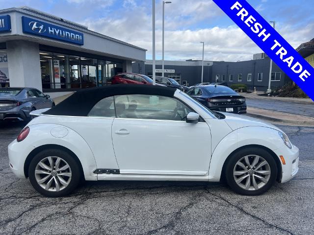 Used 2017 Volkswagen Beetle Classic with VIN 3VW517AT2HM811535 for sale in Kansas City