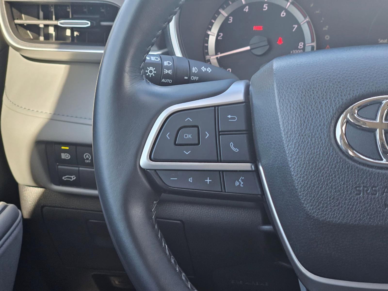 2023 Toyota Highlander Vehicle Photo in Seguin, TX 78155