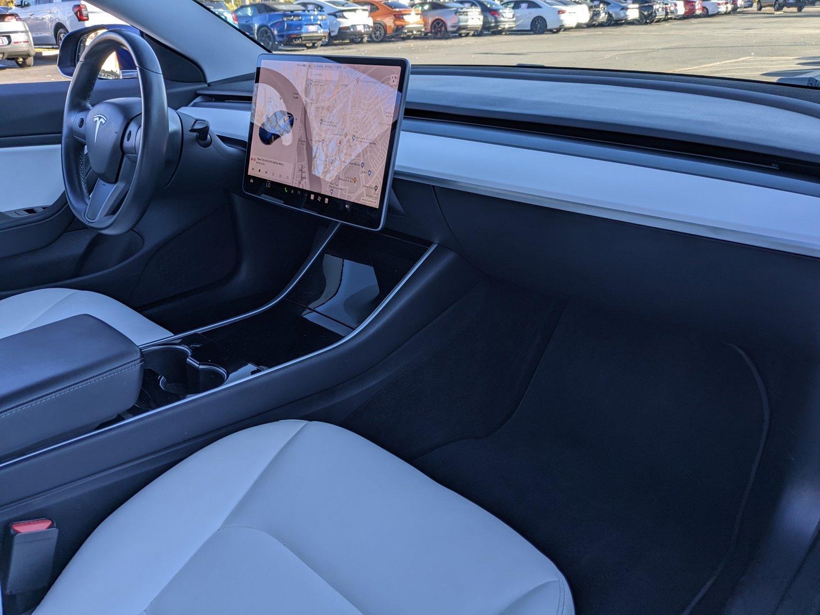 2018 Tesla Model 3 Vehicle Photo in VALENCIA, CA 91355-1705