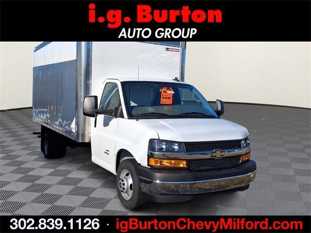 2024 Chevrolet Express Cutaway 4500 Vehicle Photo in MILFORD, DE 19963-6122