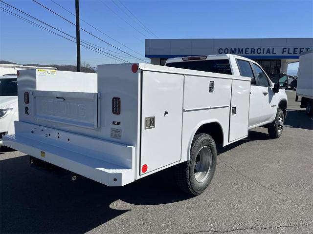2024 Chevrolet Silverado 3500 HD Chassis Cab Vehicle Photo in ALCOA, TN 37701-3235