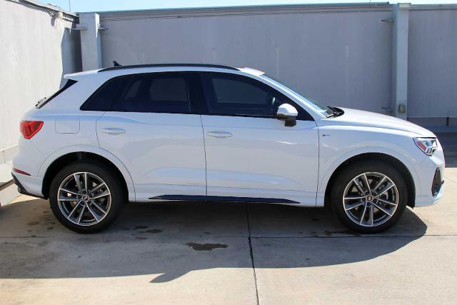 2024 Audi Q3 Vehicle Photo in SUGAR LAND, TX 77478