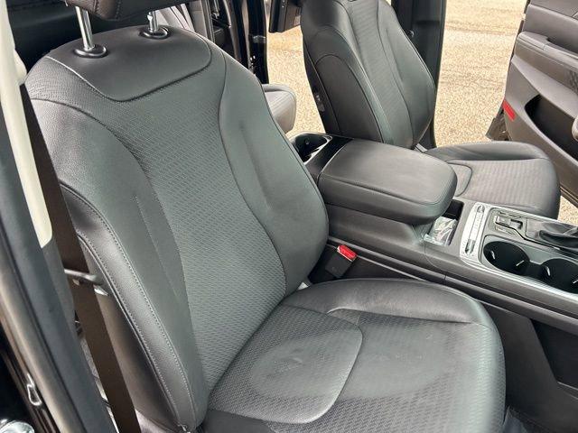 2025 Kia Carnival Vehicle Photo in MEDINA, OH 44256-9631