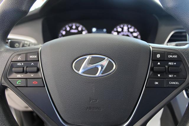 2017 Hyundai SONATA Vehicle Photo in Green Bay, WI 54304