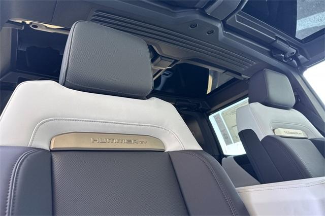 2025 GMC HUMMER EV SUV Vehicle Photo in ELK GROVE, CA 95757-8703