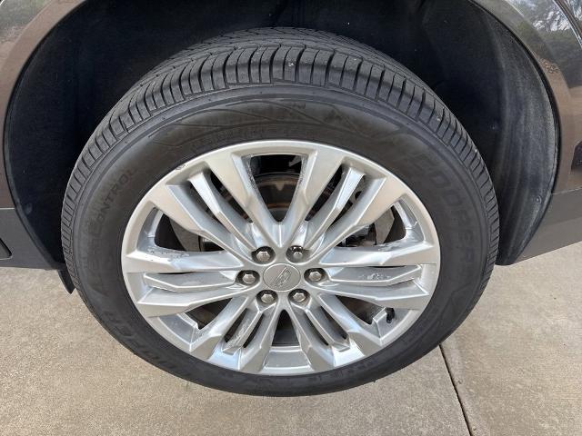 2018 Cadillac XT5 Vehicle Photo in MANHATTAN, KS 66502-5036