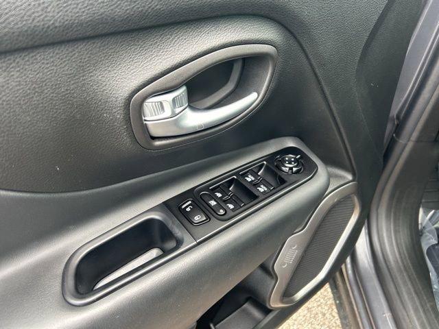 2022 Jeep Renegade Vehicle Photo in MEDINA, OH 44256-9631