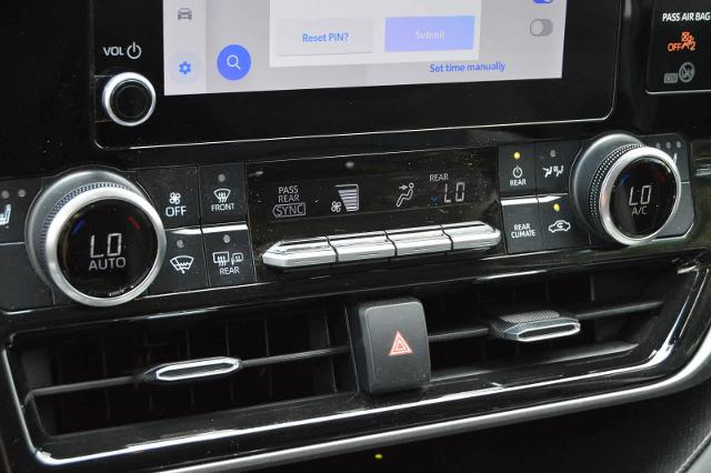 2024 Toyota Highlander Vehicle Photo in Houston, TX 77090