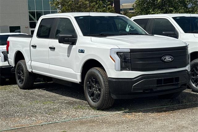 2025 Ford F-150 Lightning Pro's photo