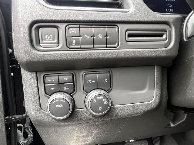 2023 Chevrolet Suburban Vehicle Photo in Roslyn, NY 11576