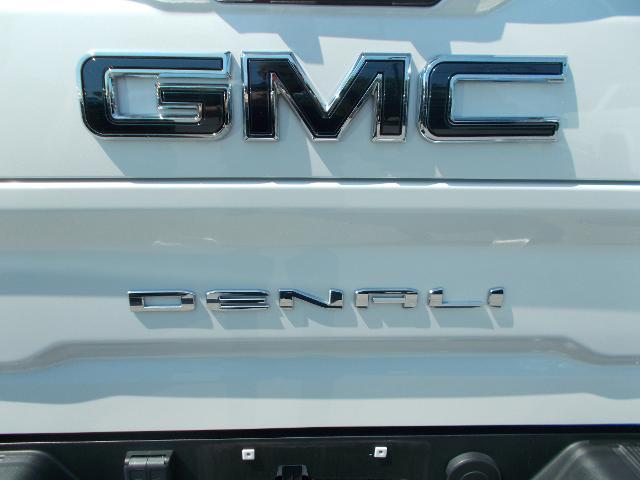 2024 GMC Sierra 2500 HD Vehicle Photo in LOWELL, MA 01852-4336