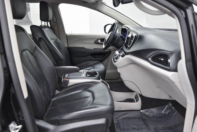 2018 Chrysler Pacifica Vehicle Photo in Akron, OH 44320