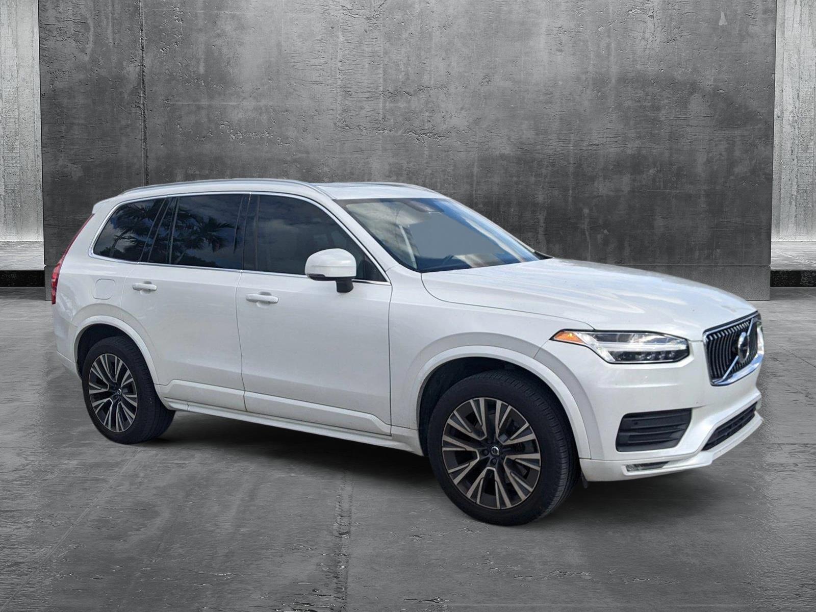 2022 Volvo XC90 Vehicle Photo in Miami, FL 33015