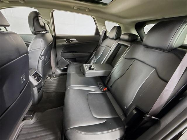2023 Kia Sportage Hybrid Vehicle Photo in Everett, WA 98204