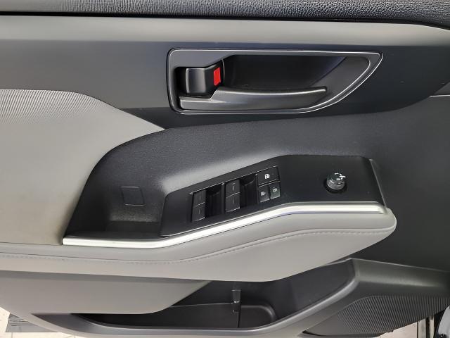 2022 Toyota Highlander Vehicle Photo in Appleton, WI 54913