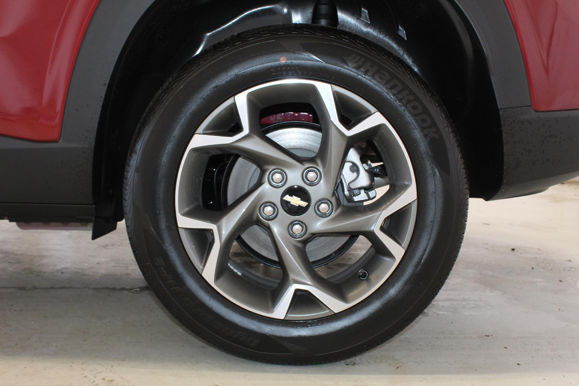 2025 Chevrolet Trax Vehicle Photo in NORTHAMPTON, MA 01060-1120